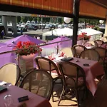 De L' Esplanade מלון 3*