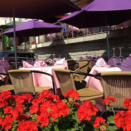 De L' Esplanade ホテル 3*