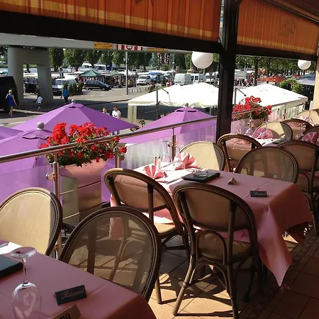 De L' Esplanade Hotel 3*