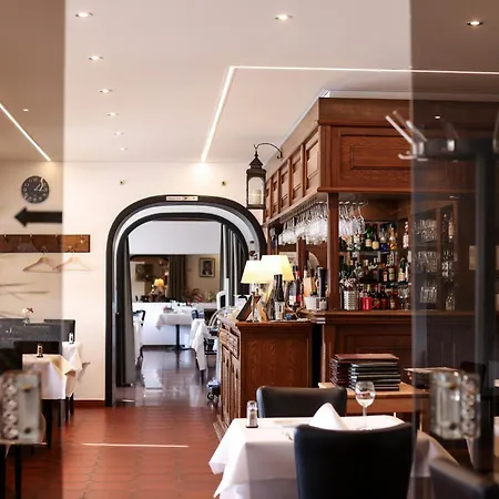 De L' Esplanade Hotel