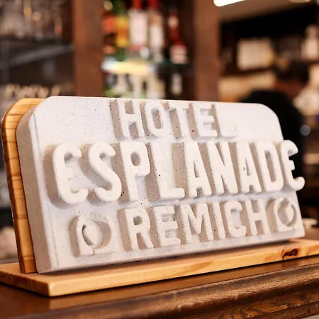 ホテル De L' Esplanade