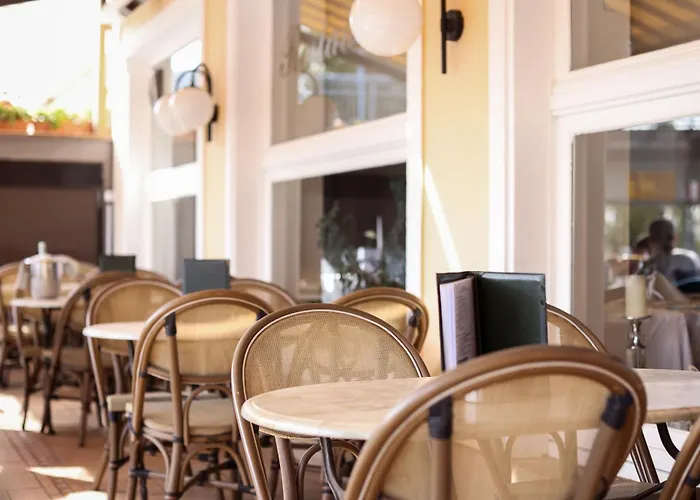 河滨艺术中心酒店